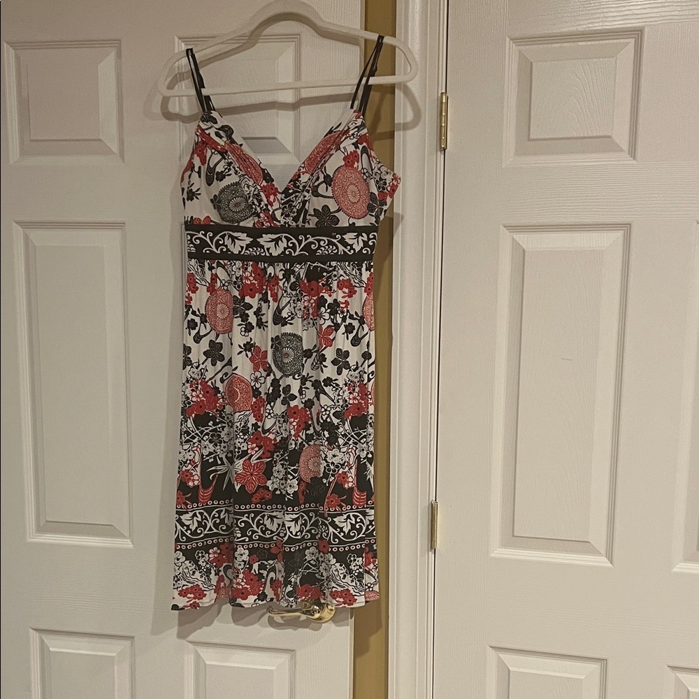 Chic Floral V-Neck Mini Dress